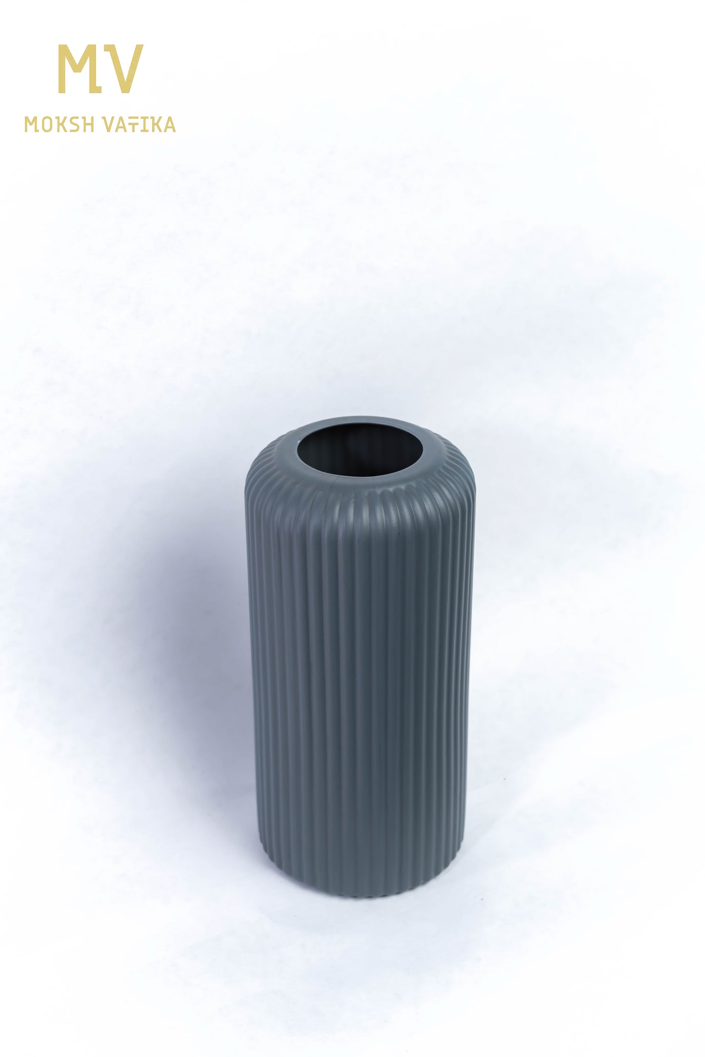 MV Matte Ribbed Vase – Grey