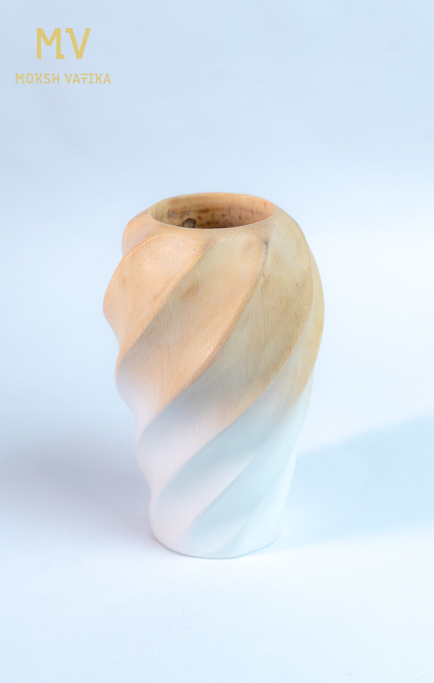Spiral Two-Tone Textured Wooden Vase – Beige to White Gradient
